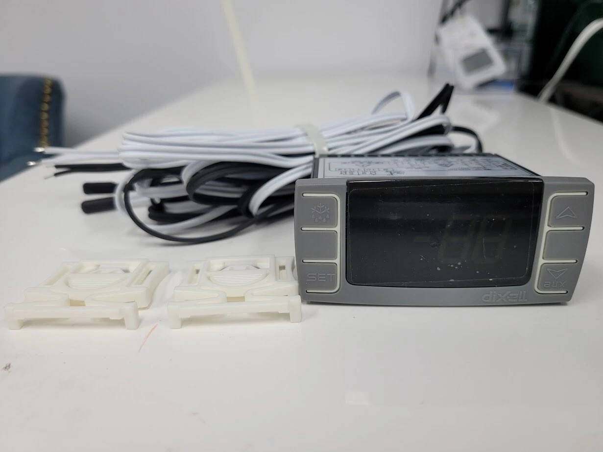 Dixell XR06CX-5N0C1 Refrigerator DigitalTemp.Controller 220V-Panel, Brackets, Probes(pic1) Dixell XR06CX-5N0C1 Refrigerator DigitalTemp.Controller 220V-Panel, Brackets, Probes(pic1)