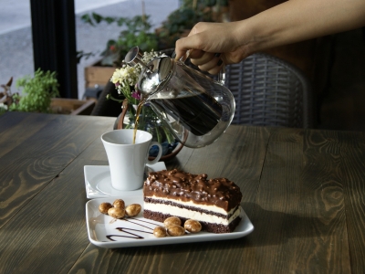 How to choose a coffee shop freezer?